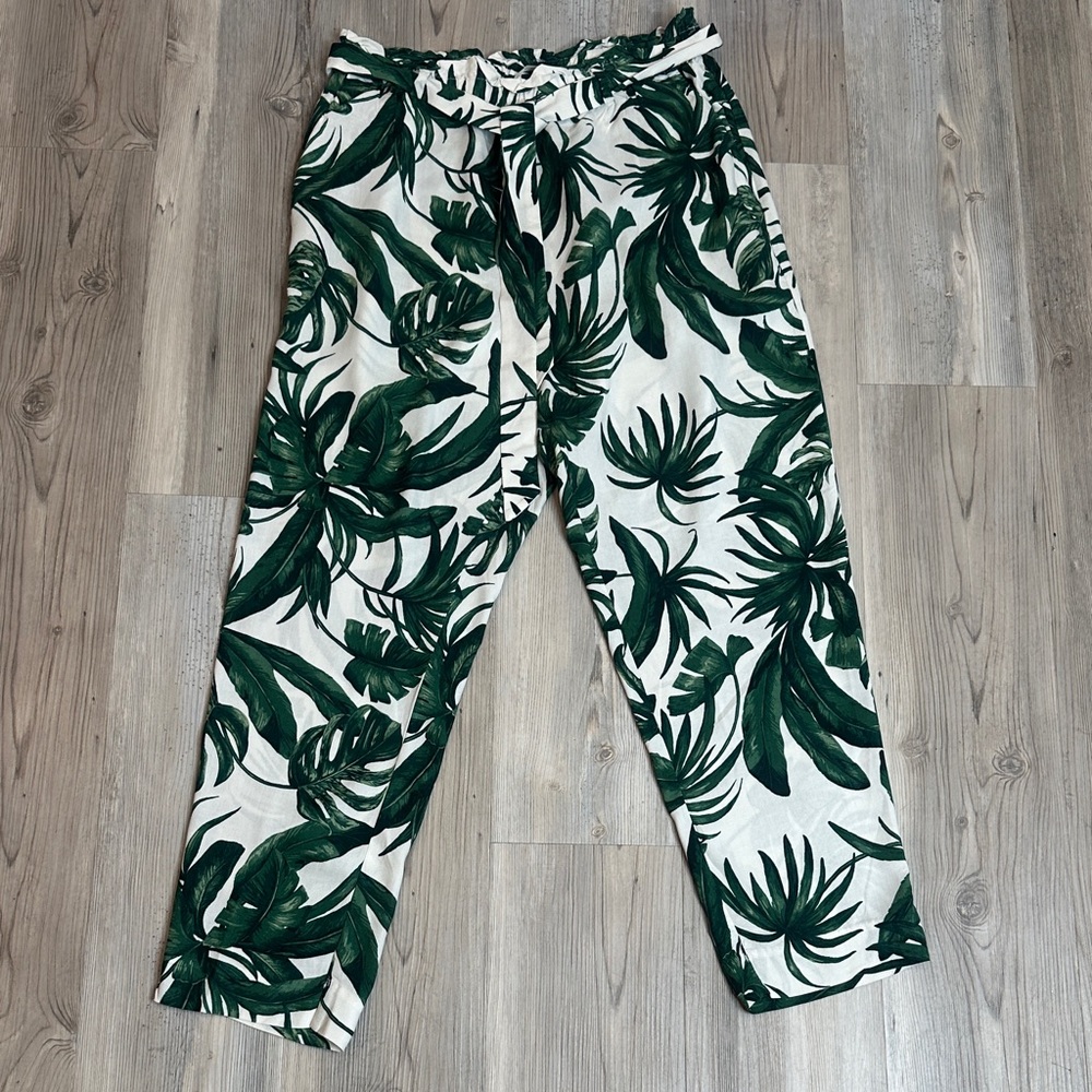 EUC Women’s Tropical Green Leaf Print Pants, 8